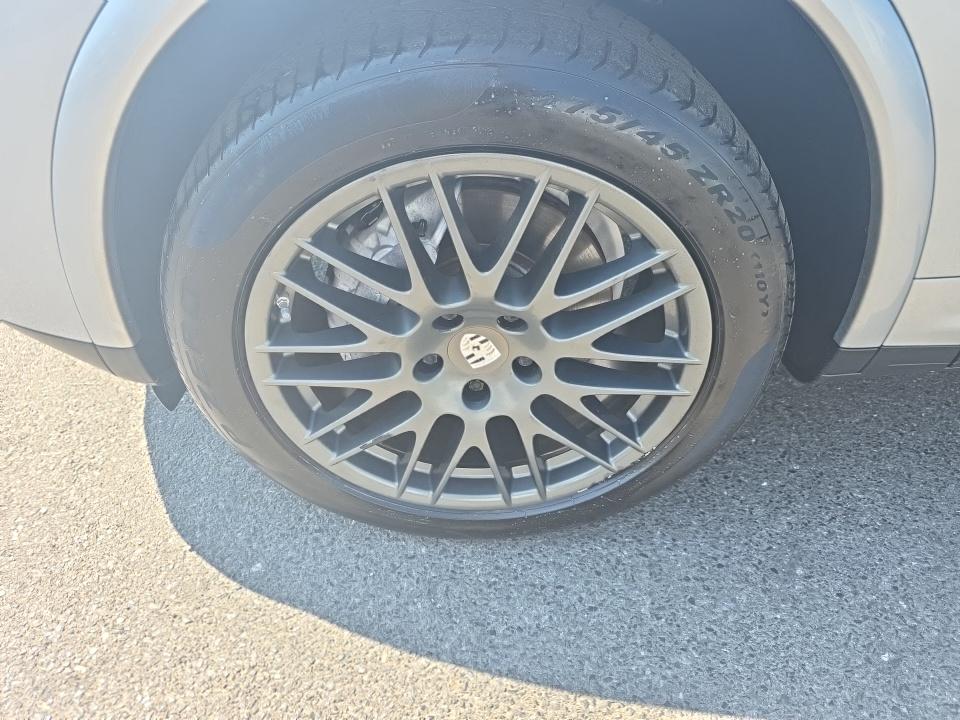PORSCHE CAYENNE - 9