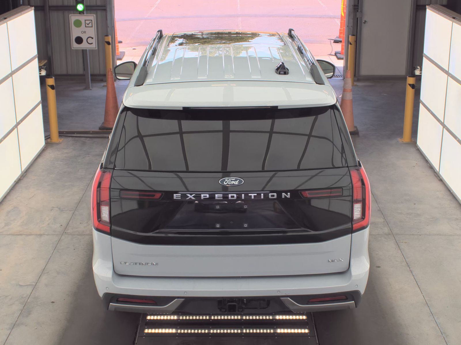 FORD EXPEDITION MAX - 7