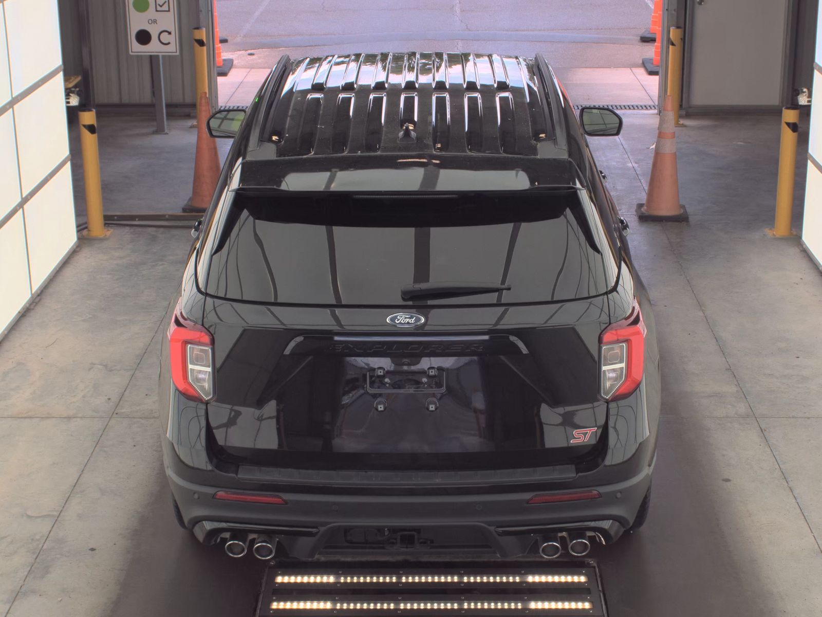 FORD EXPLORER - 7