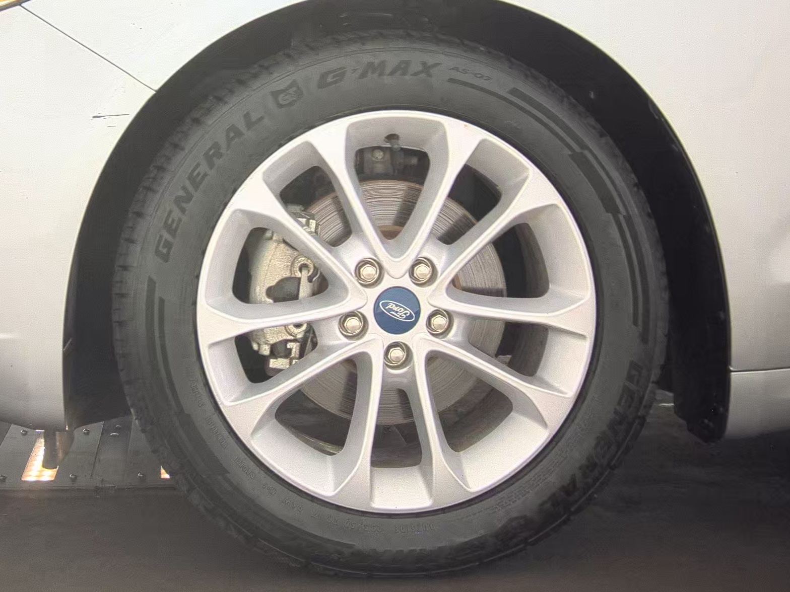 FORD FUSION - 10