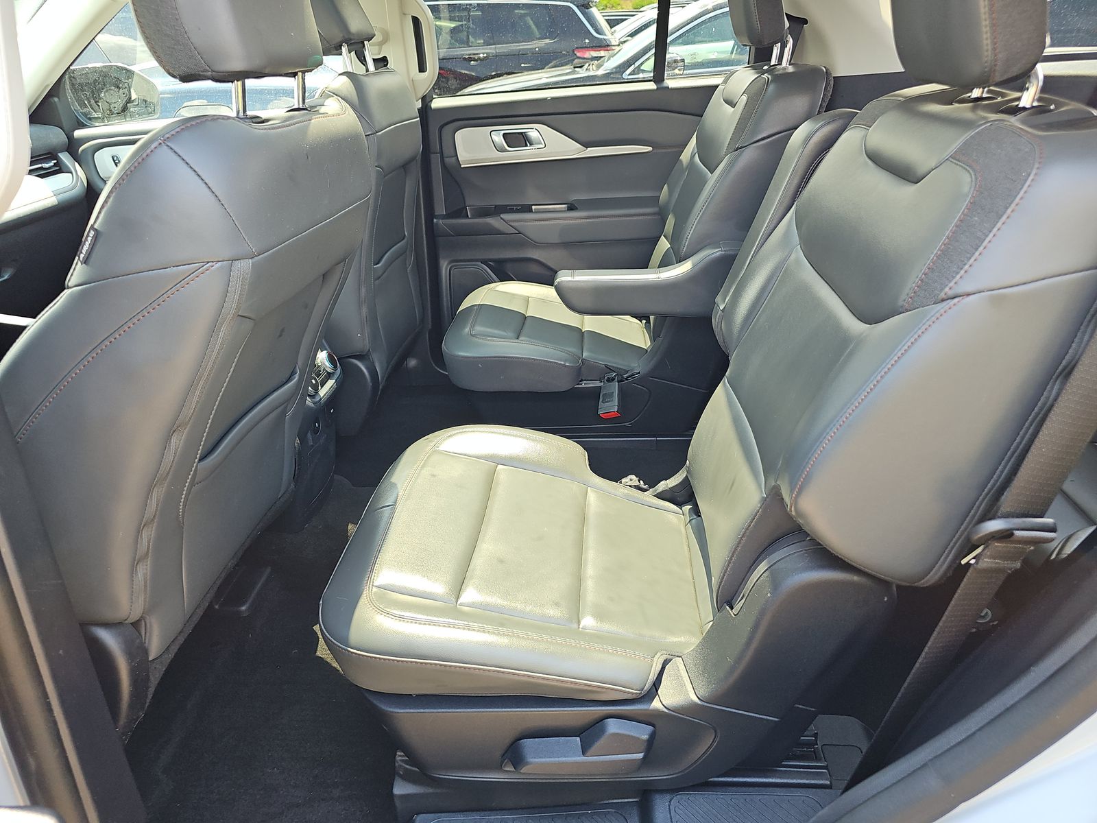 2025 Ford Explorer Active AWD