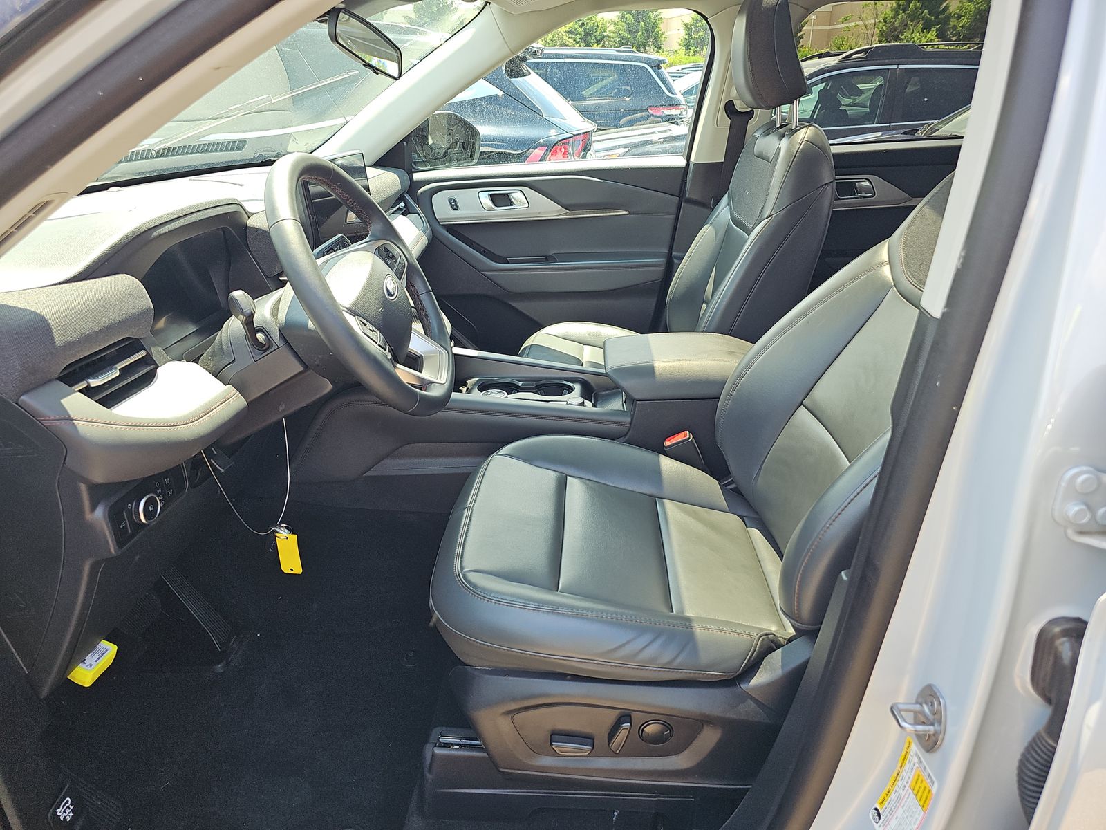 2025 Ford Explorer Active AWD