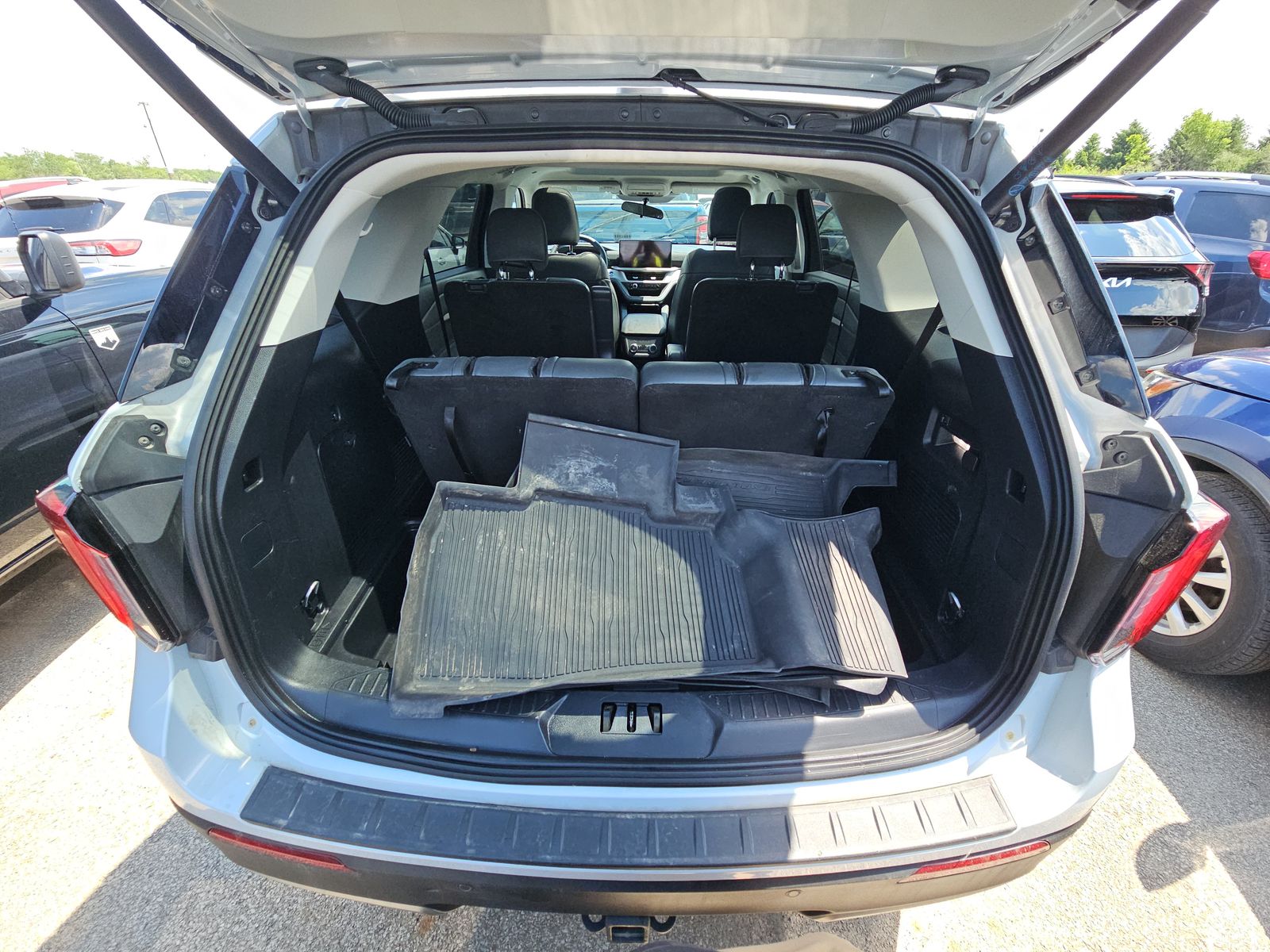 2025 Ford Explorer Active AWD