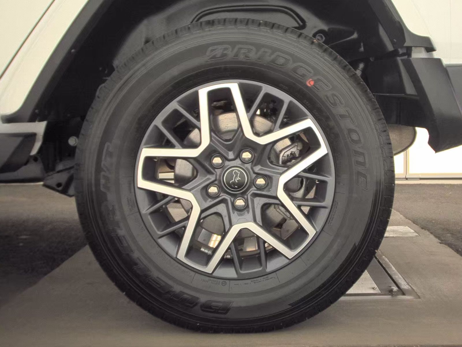 2024 Jeep Wrangler Sahara AWD