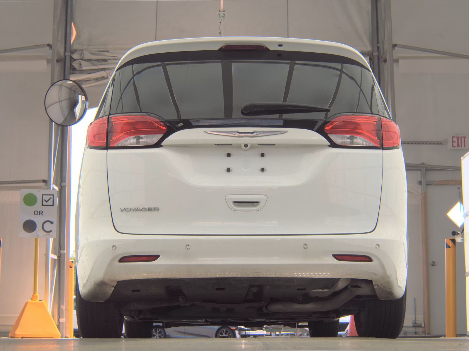 CHRYSLER VOYAGER - 8