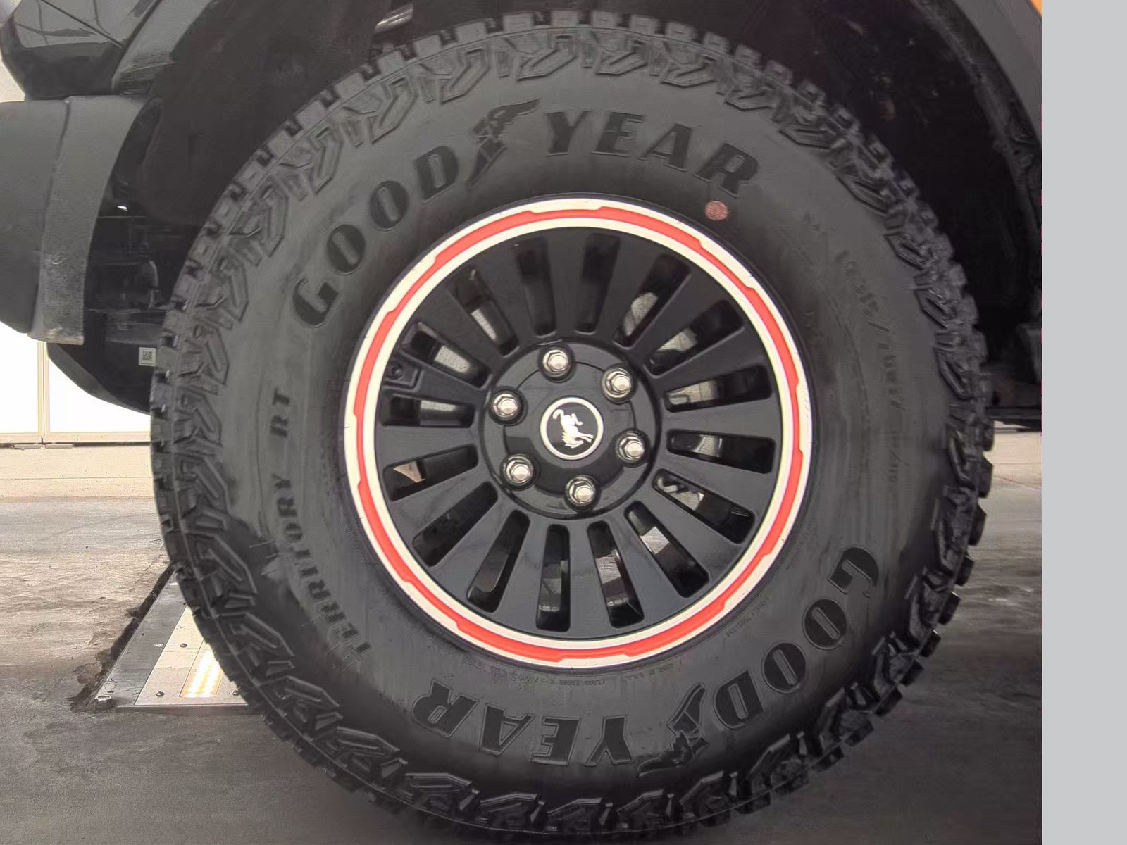 FORD BRONCO - 10