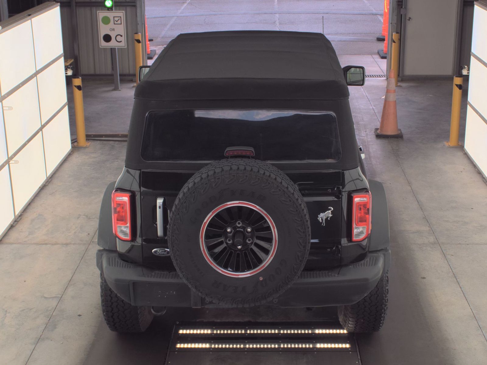 FORD BRONCO - 7