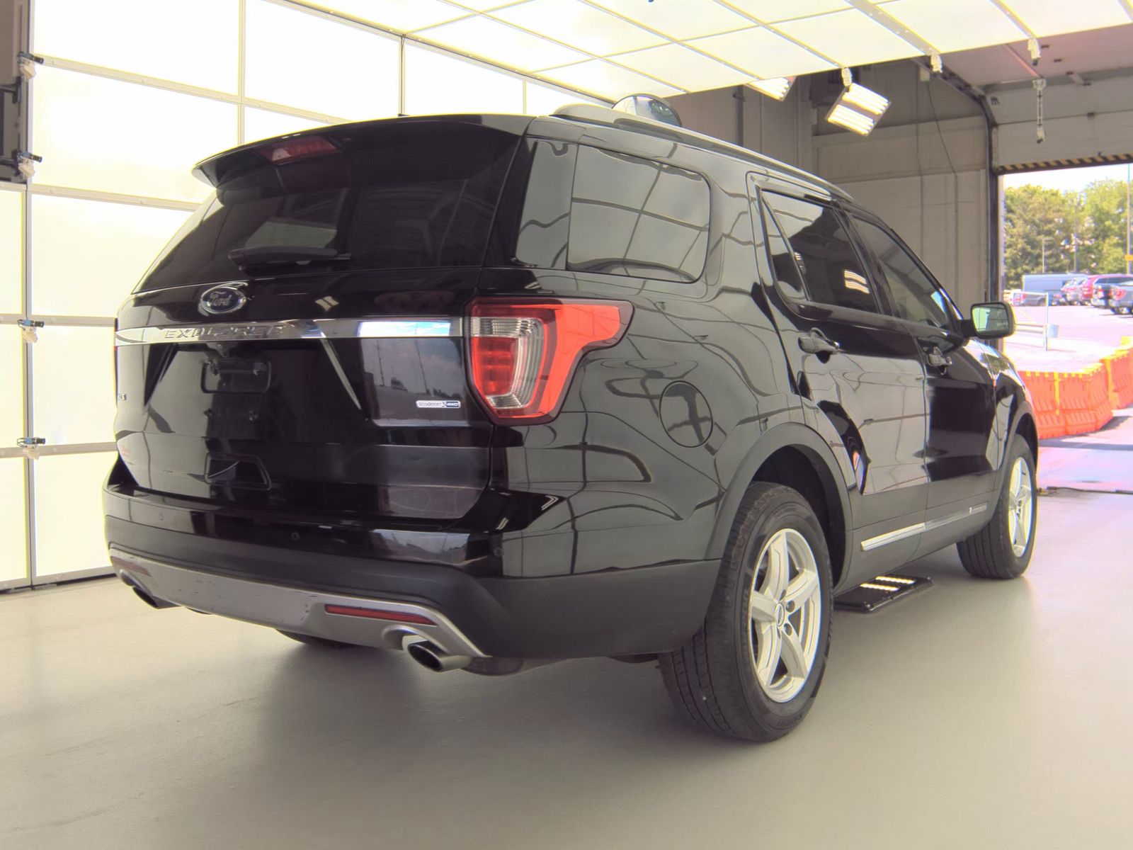 FORD EXPLORER - 6