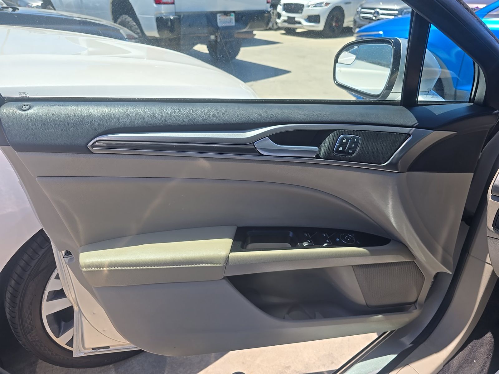 FORD FUSION - 10