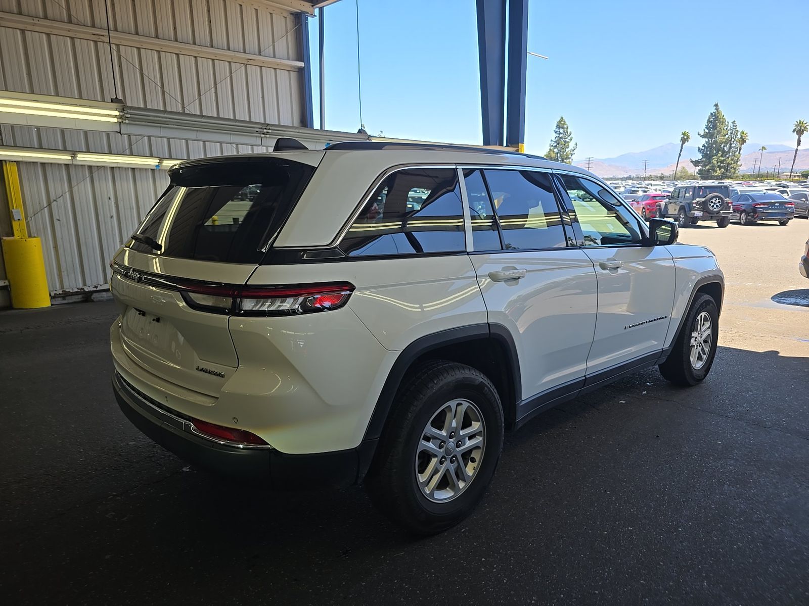 2024 Jeep Grand Cherokee Laredo AWD