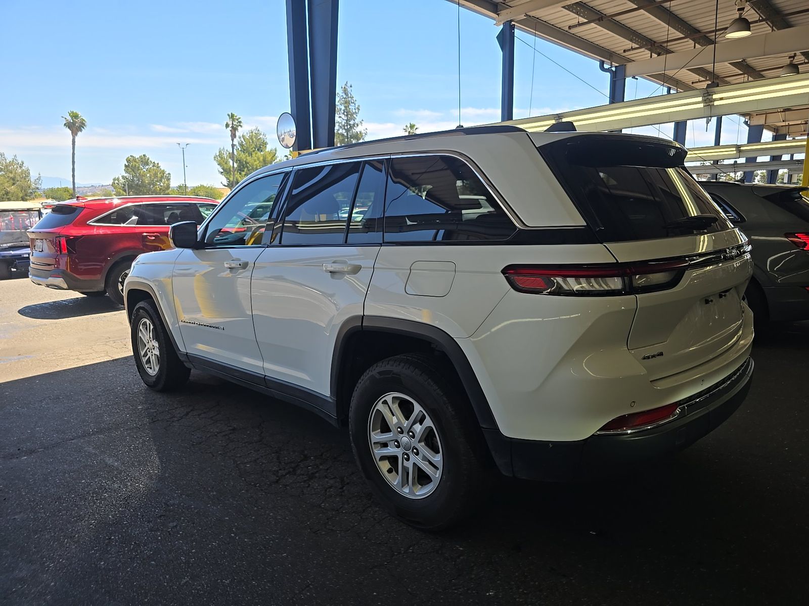 2024 Jeep Grand Cherokee Laredo AWD