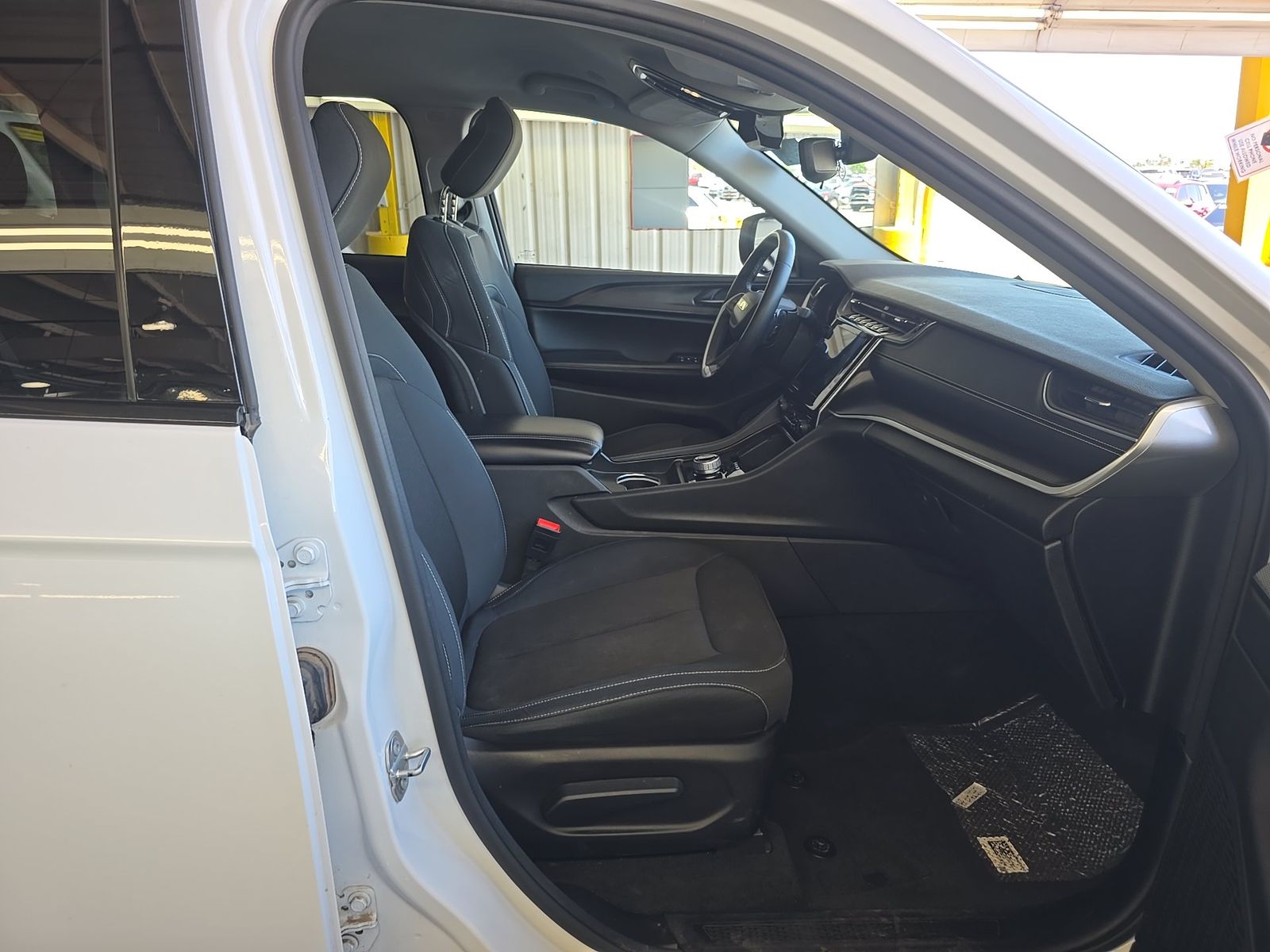 2024 Jeep Grand Cherokee Laredo AWD