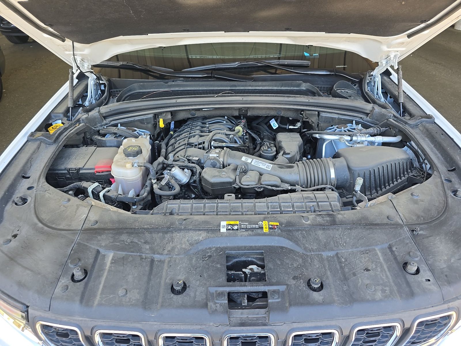 2024 Jeep Grand Cherokee Laredo AWD