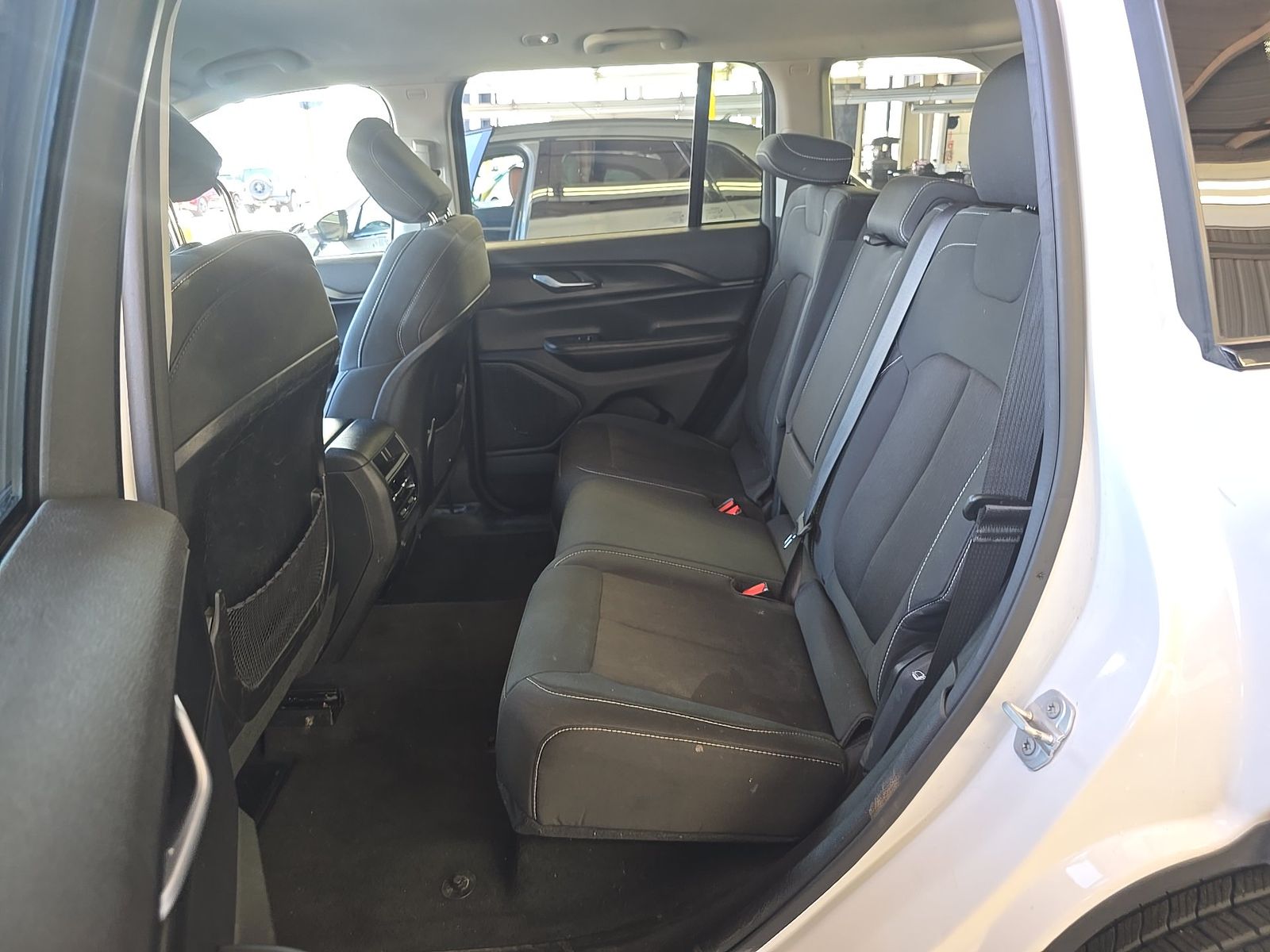 2024 Jeep Grand Cherokee Laredo AWD