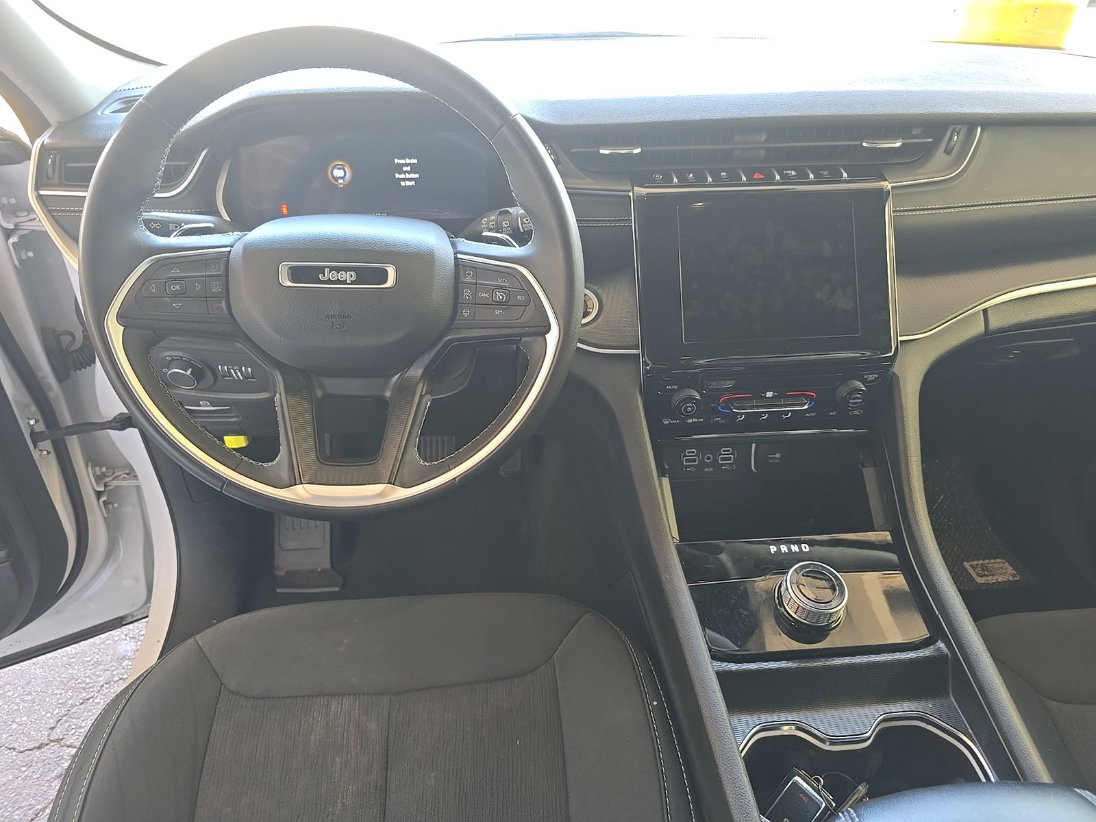 2024 Jeep Grand Cherokee Laredo AWD
