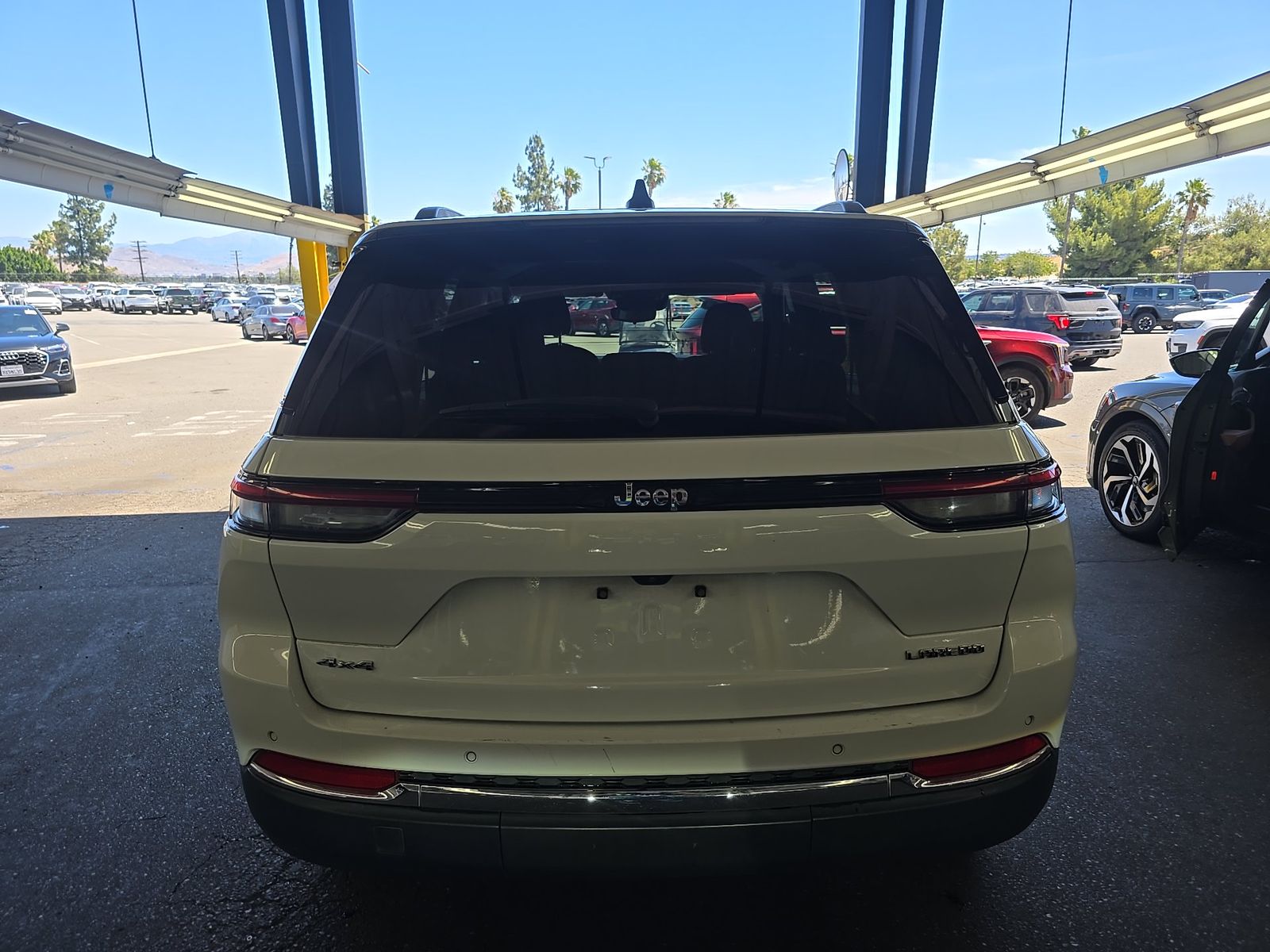 2024 Jeep Grand Cherokee Laredo AWD