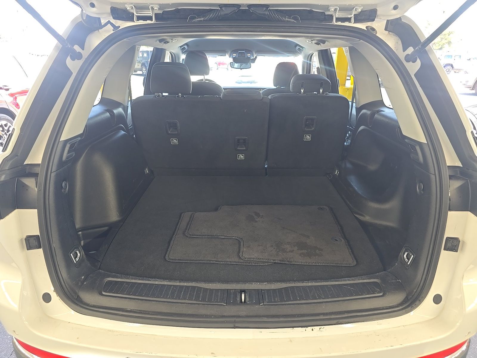 2024 Jeep Grand Cherokee Laredo AWD