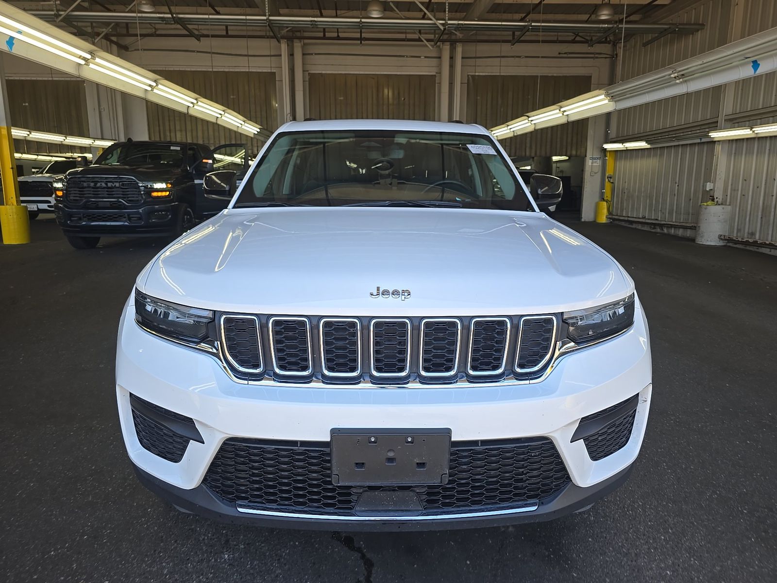 2024 Jeep Grand Cherokee Laredo AWD