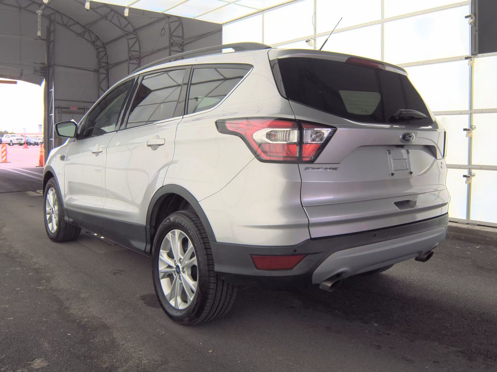FORD ESCAPE - 9
