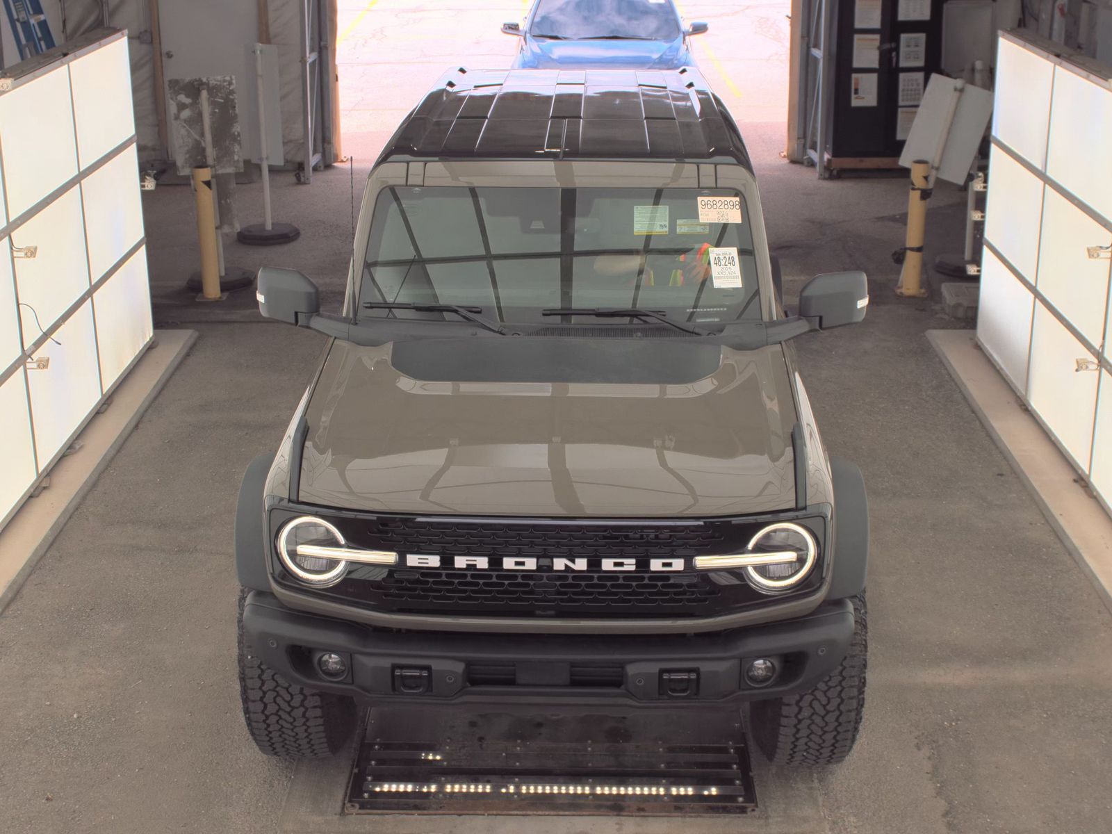 FORD BRONCO - 3