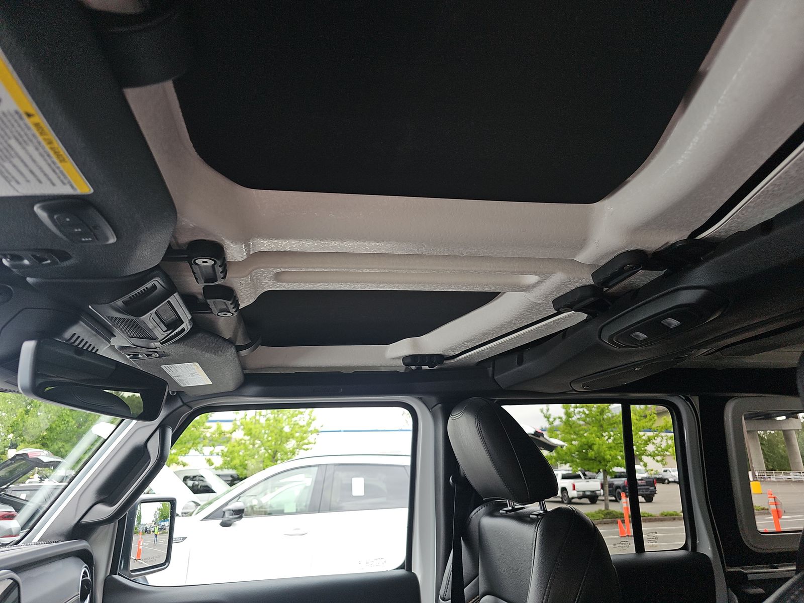 2024 Jeep Wrangler Sahara AWD
