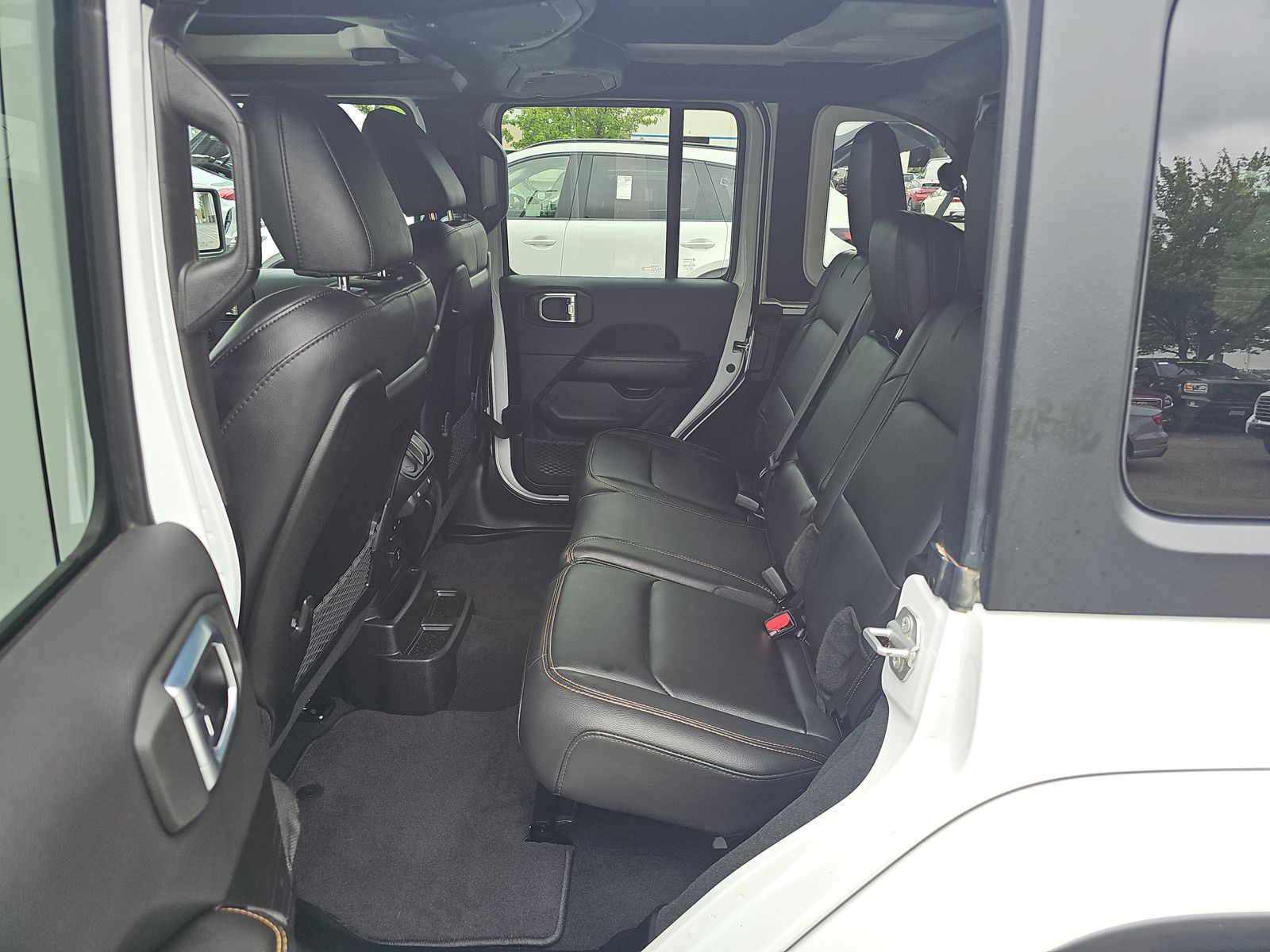 2024 Jeep Wrangler Sahara AWD
