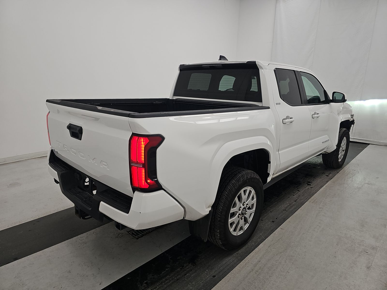 2024 Toyota Tacoma SR5 AWD