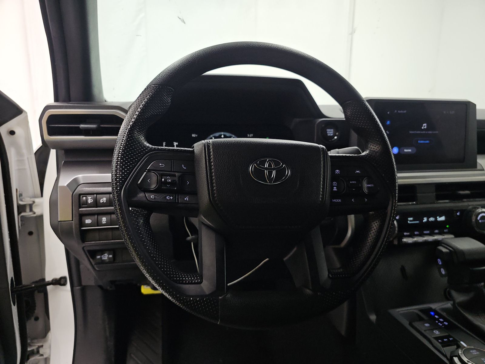 2024 Toyota Tacoma SR5 AWD