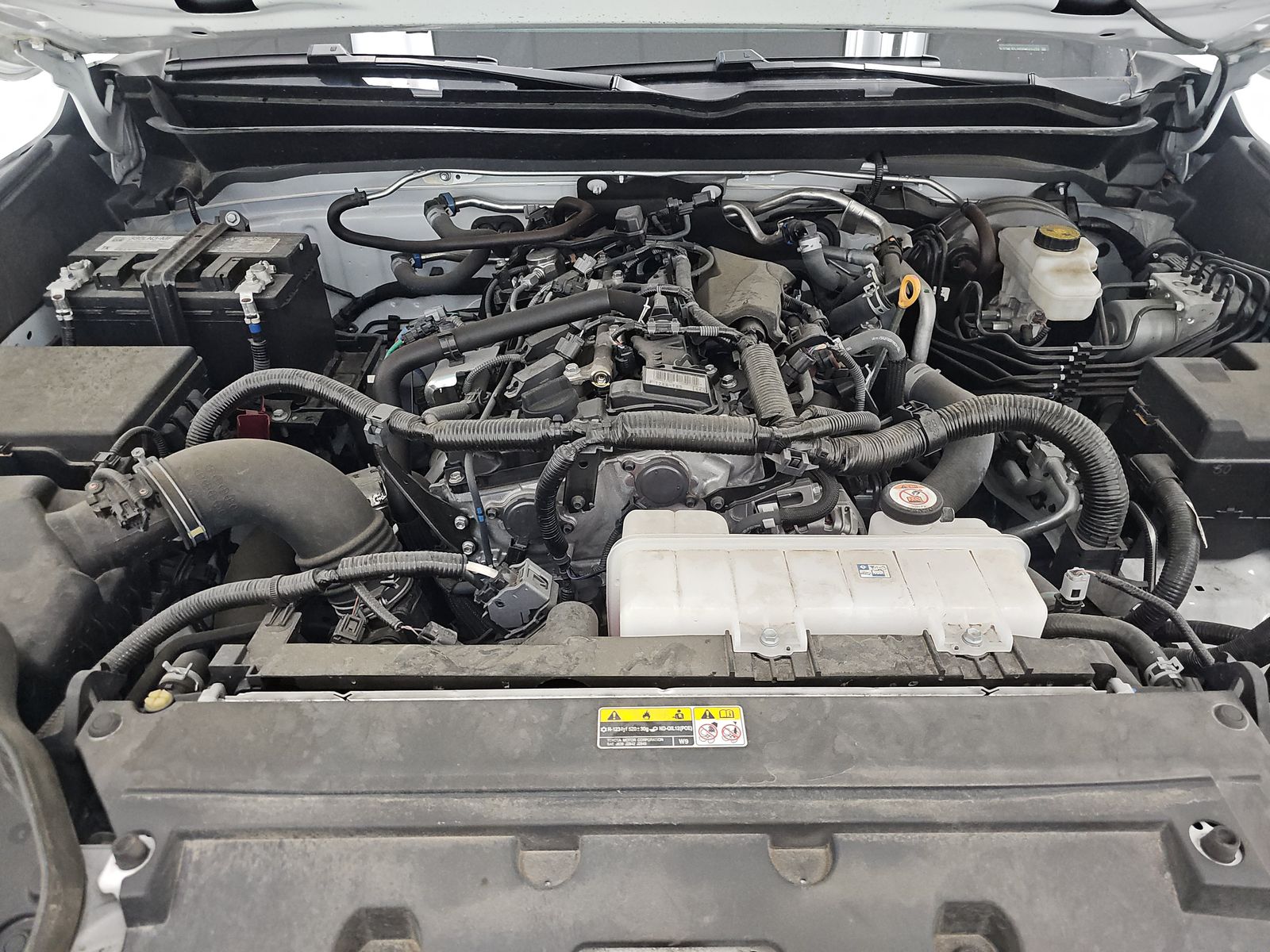 2024 Toyota Tacoma SR5 AWD
