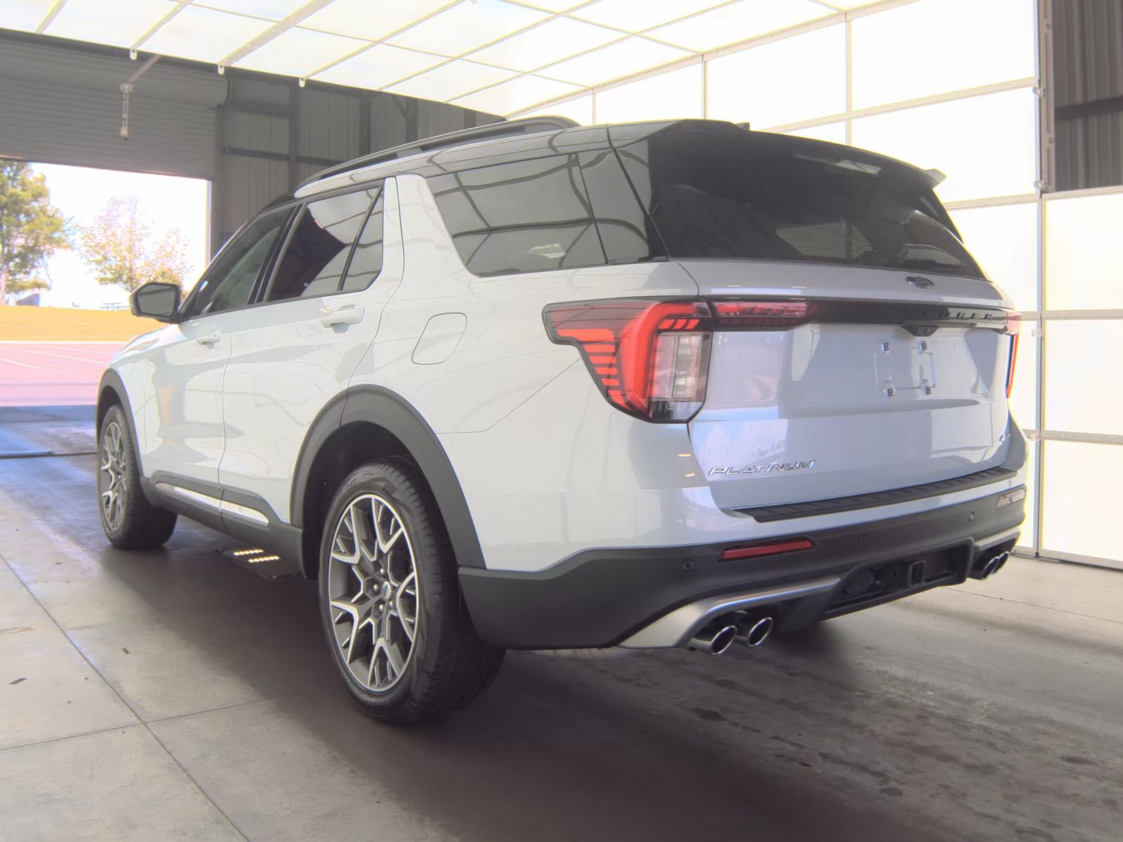 FORD EXPLORER - 9