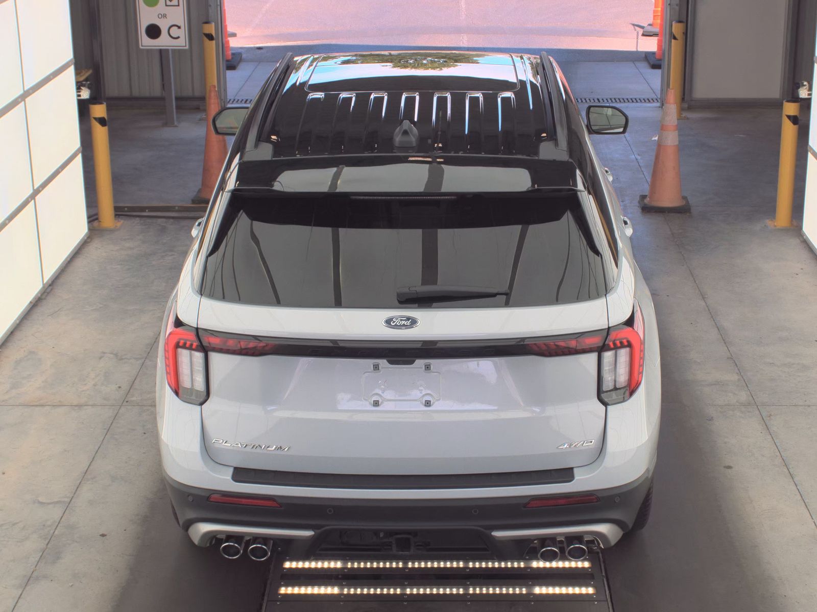 FORD EXPLORER - 7