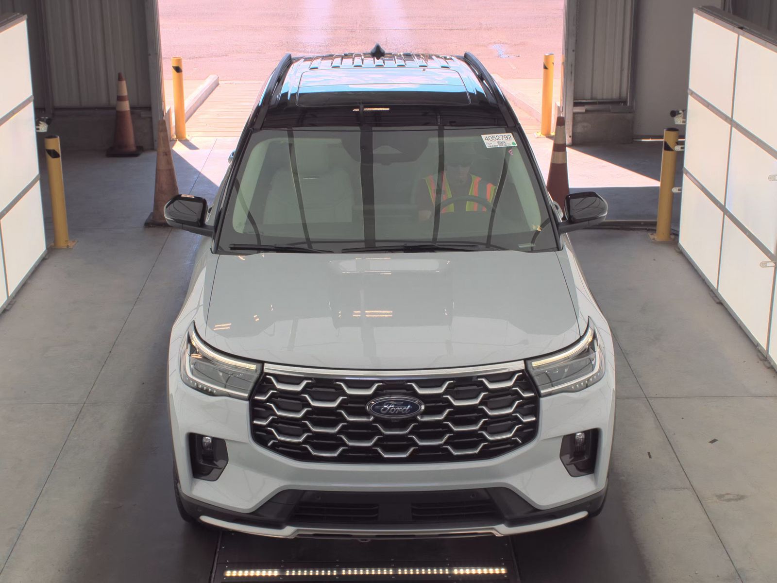 FORD EXPLORER - 3