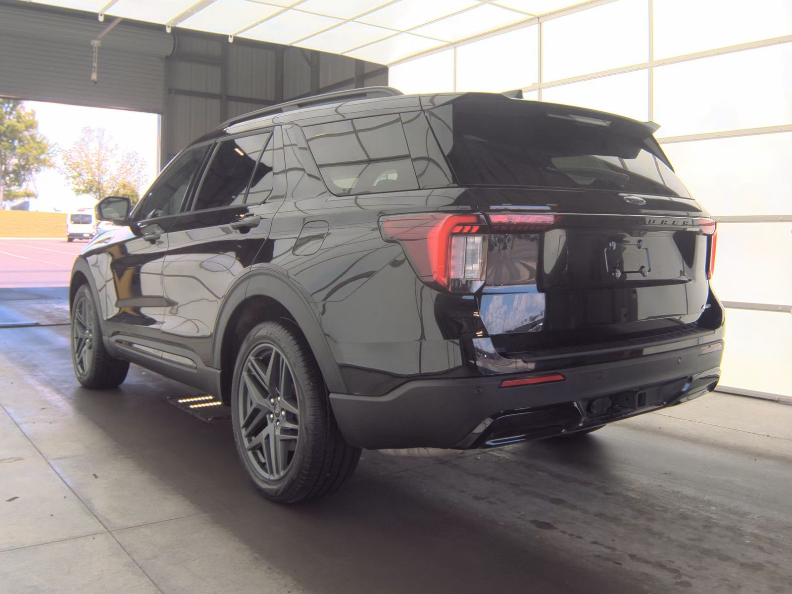 FORD EXPLORER - 9