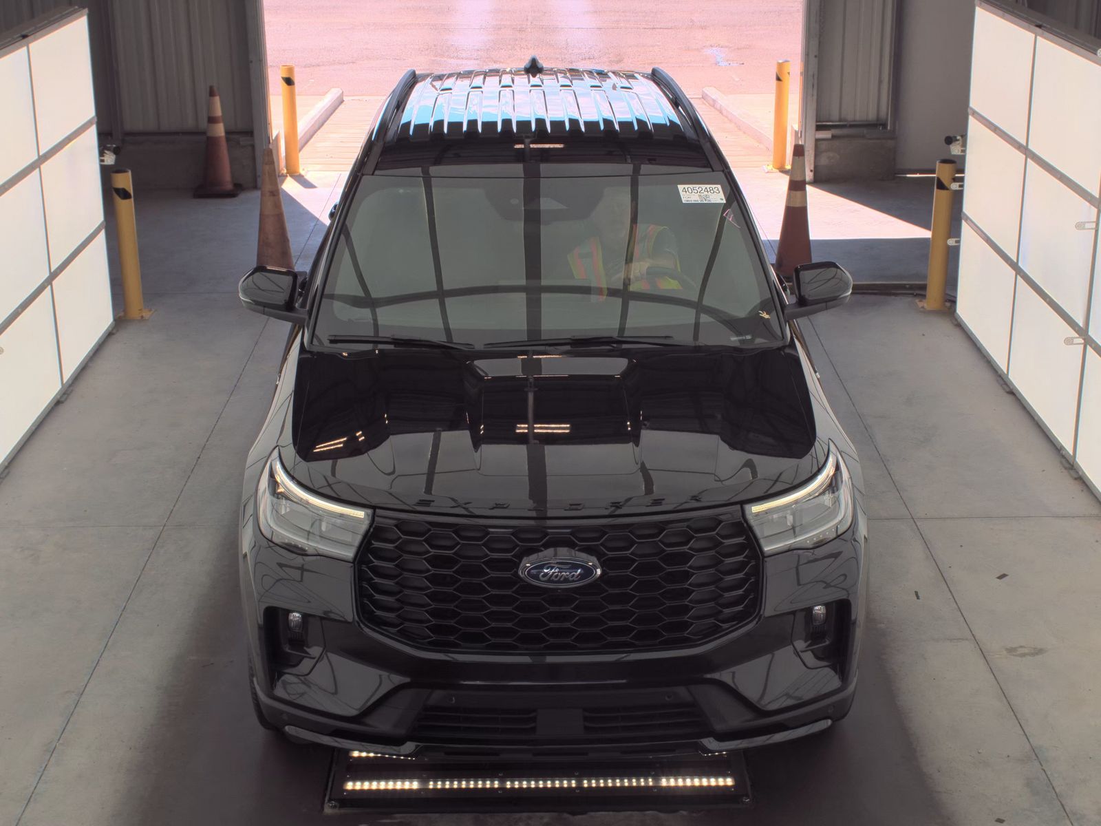 FORD EXPLORER - 3