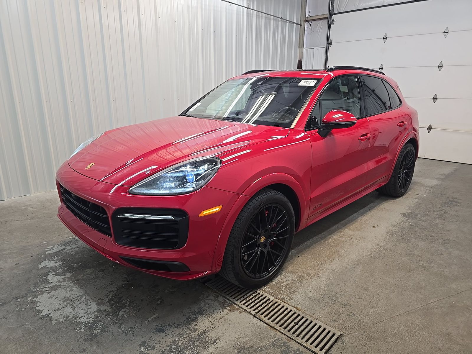 PORSCHE CAYENNE - 1