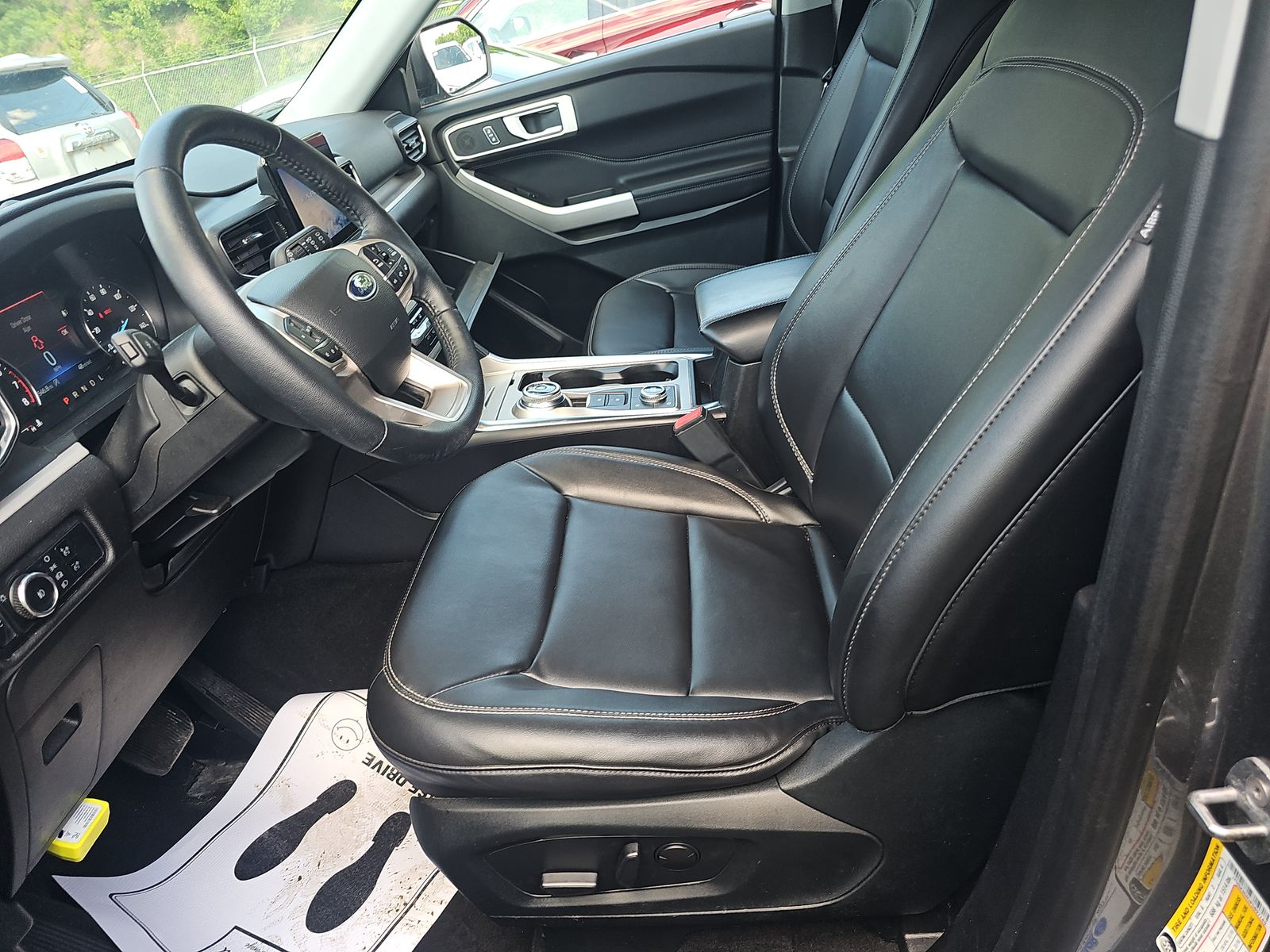 2023 Ford Explorer XLT AWD