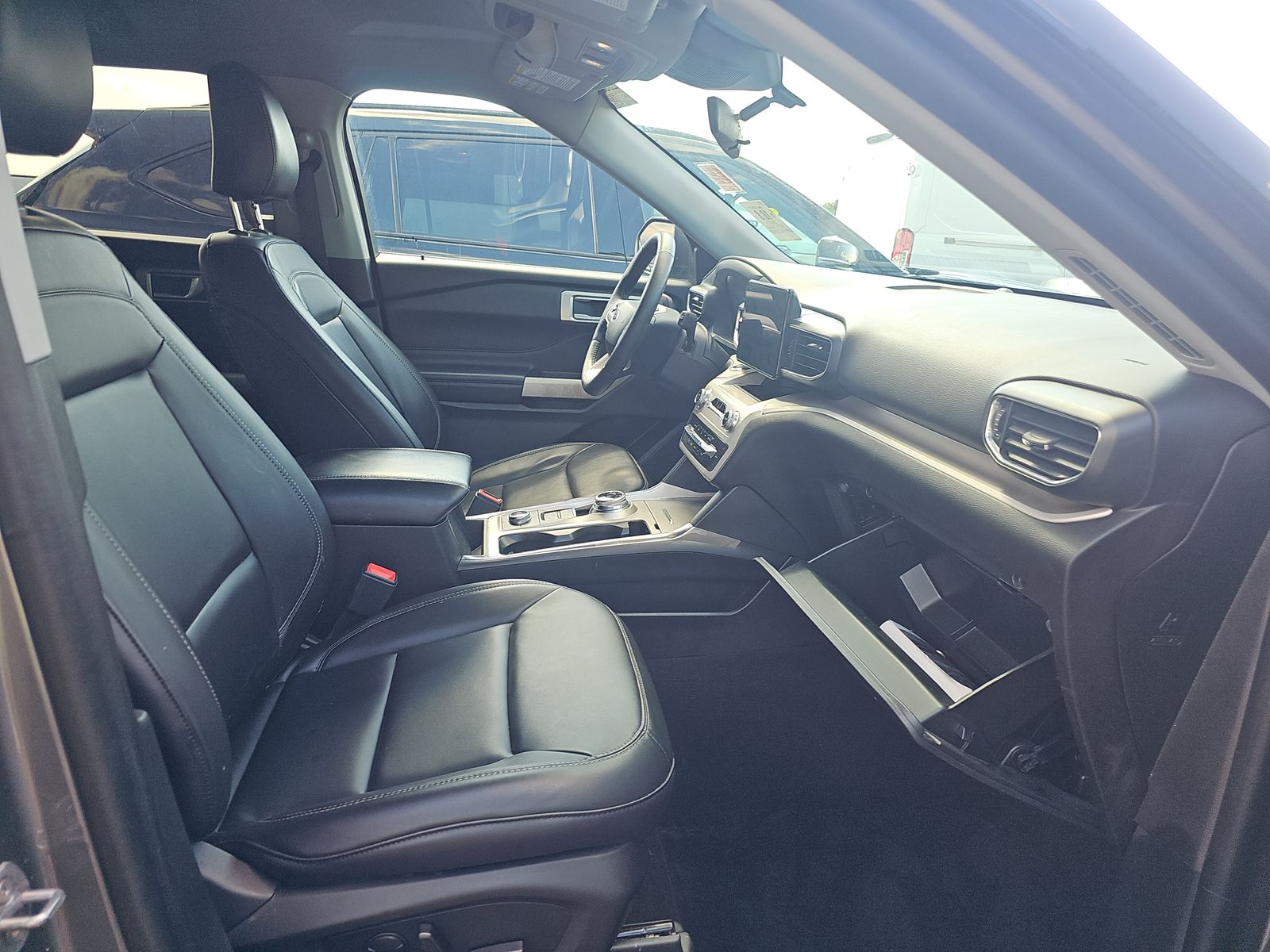 2023 Ford Explorer XLT AWD