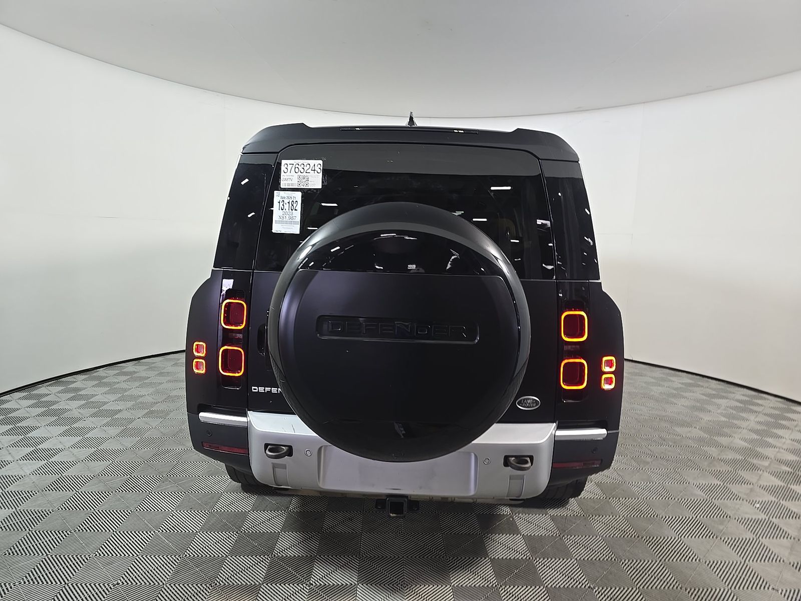 2023 Land Rover Defender 130 SE AWD