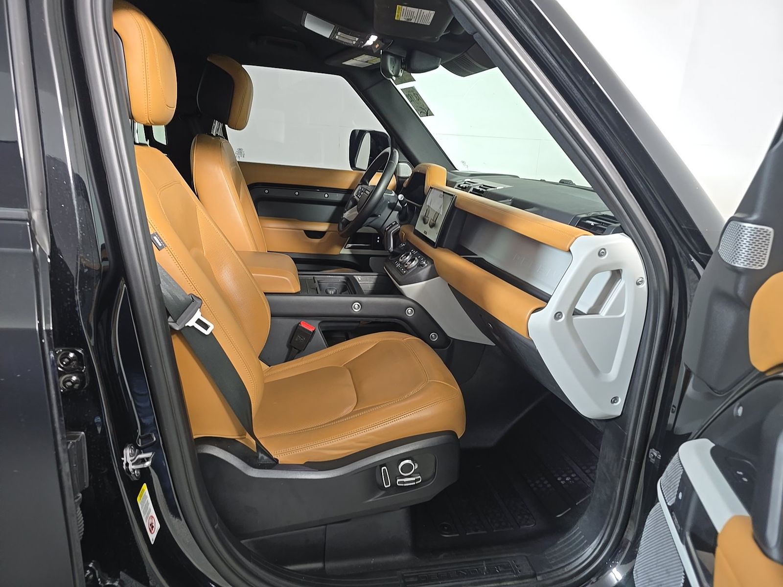 2023 Land Rover Defender 130 SE AWD
