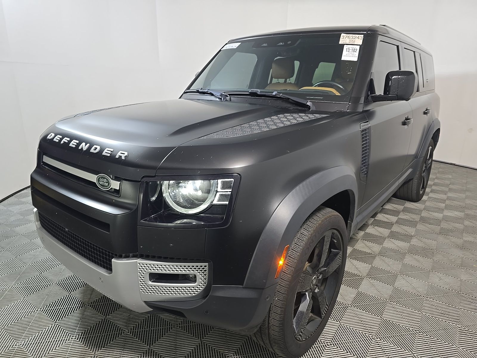 2023 Land Rover Defender 130 SE AWD