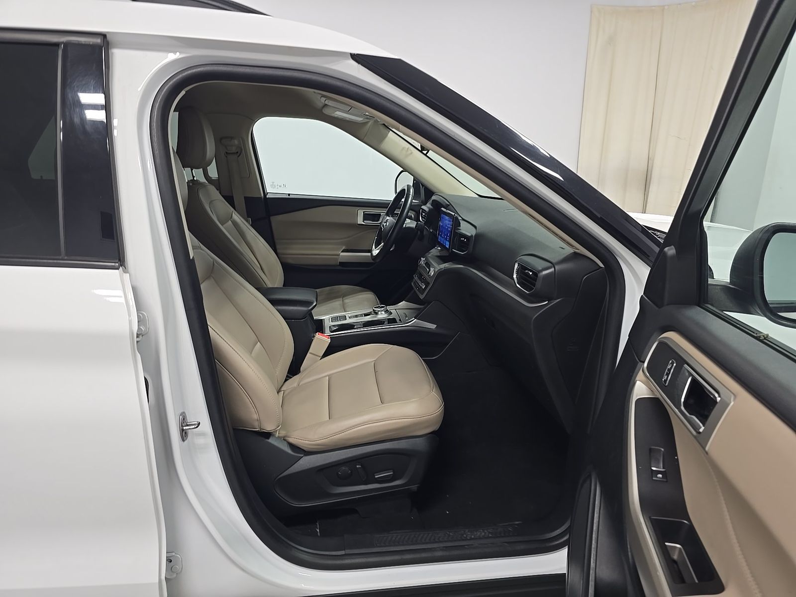 FORD EXPLORER - 9
