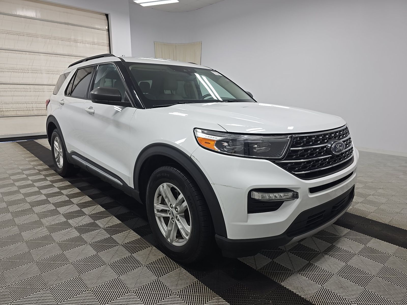 FORD EXPLORER - 4