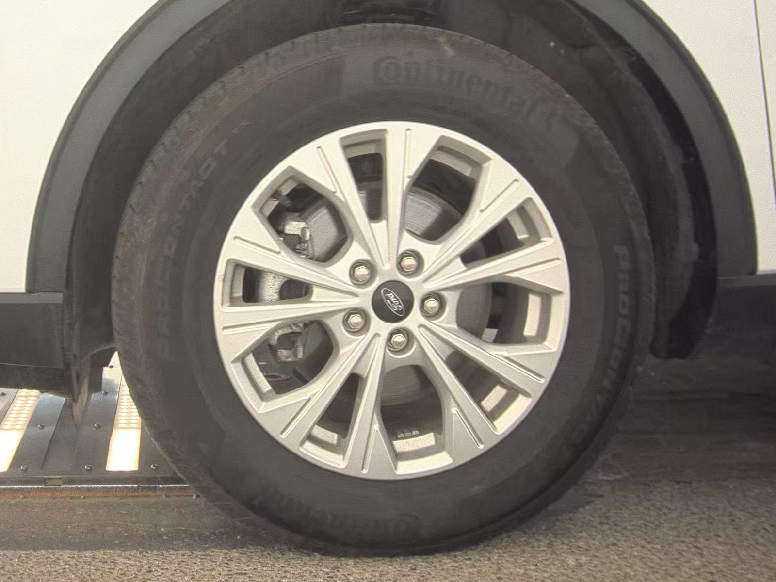 FORD ESCAPE - 10