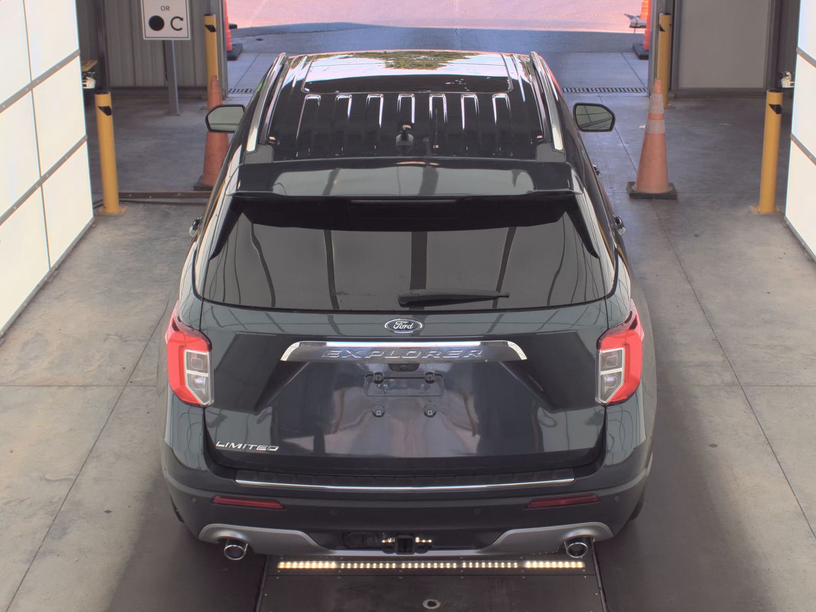 FORD EXPLORER - 7