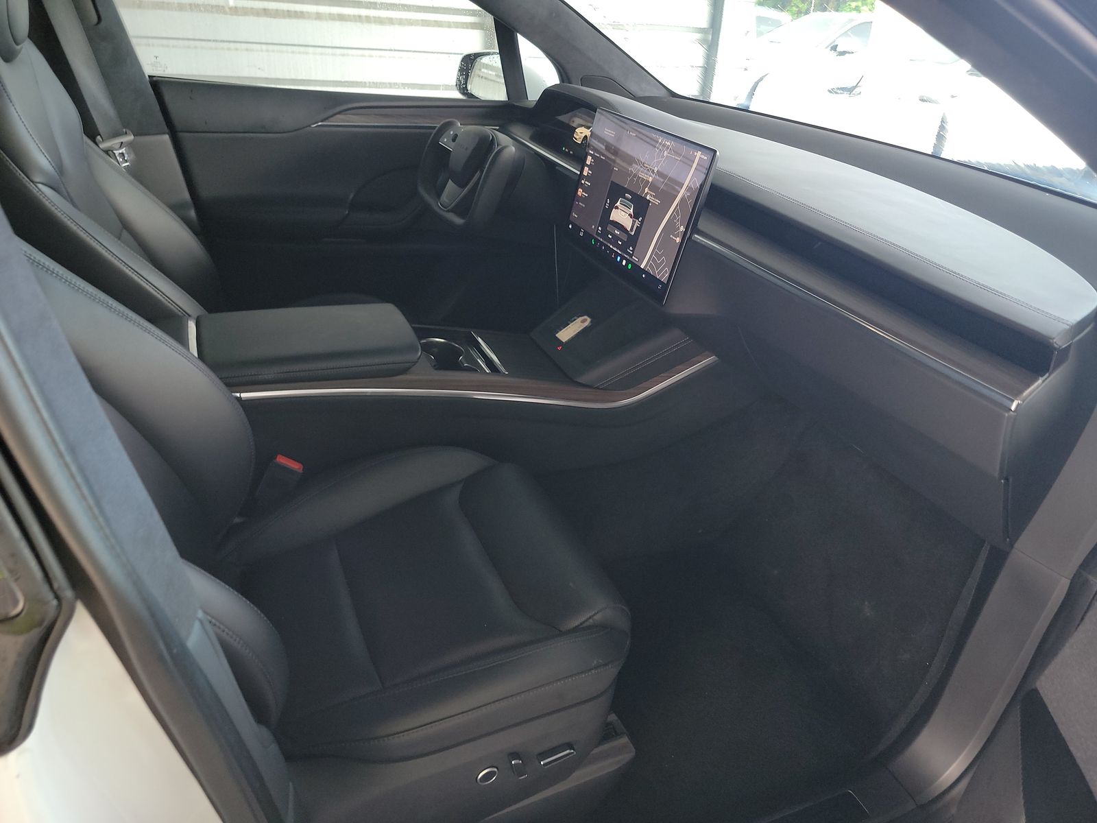 TESLA MODEL X - 9