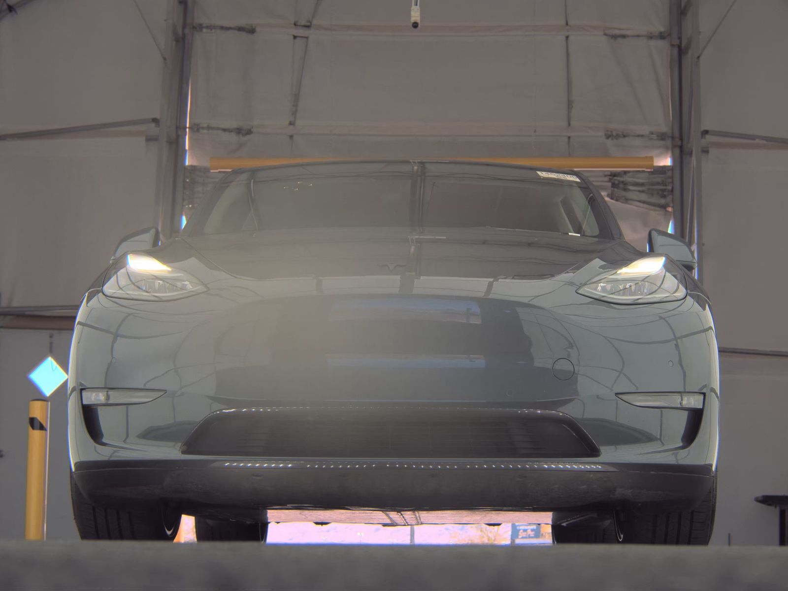 TESLA MODEL Y - 4
