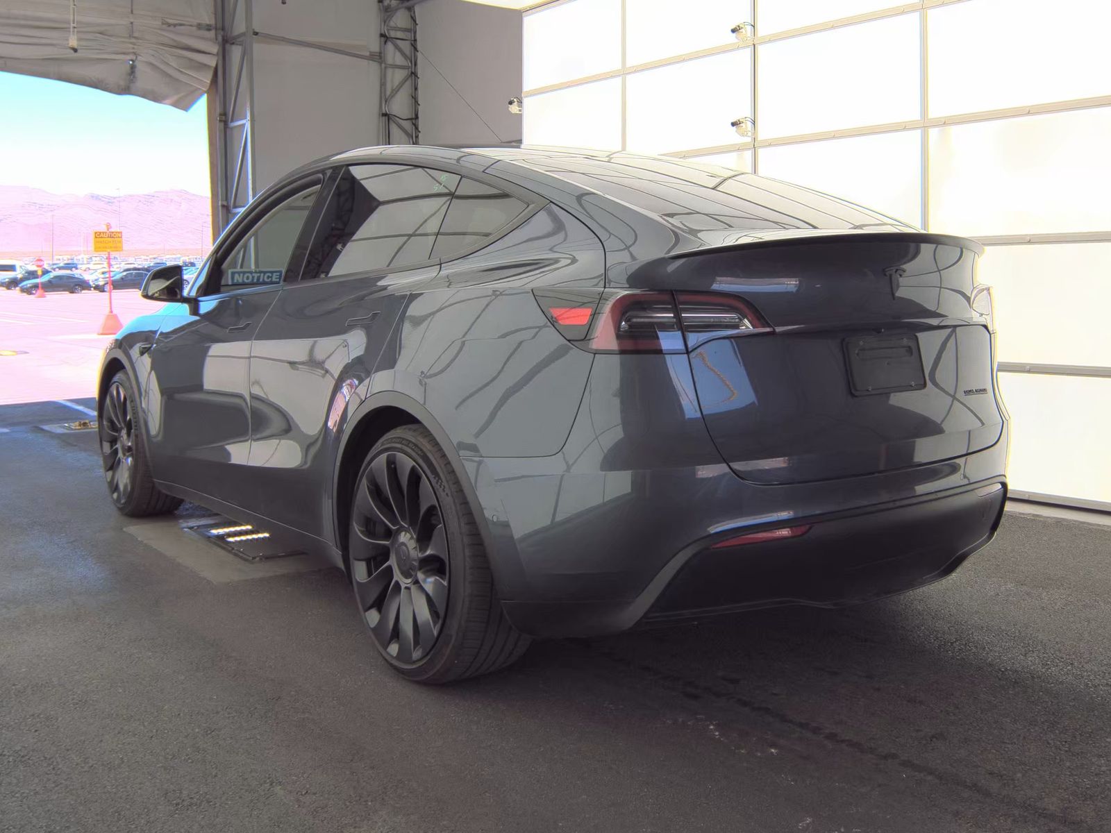 TESLA MODEL Y - 9