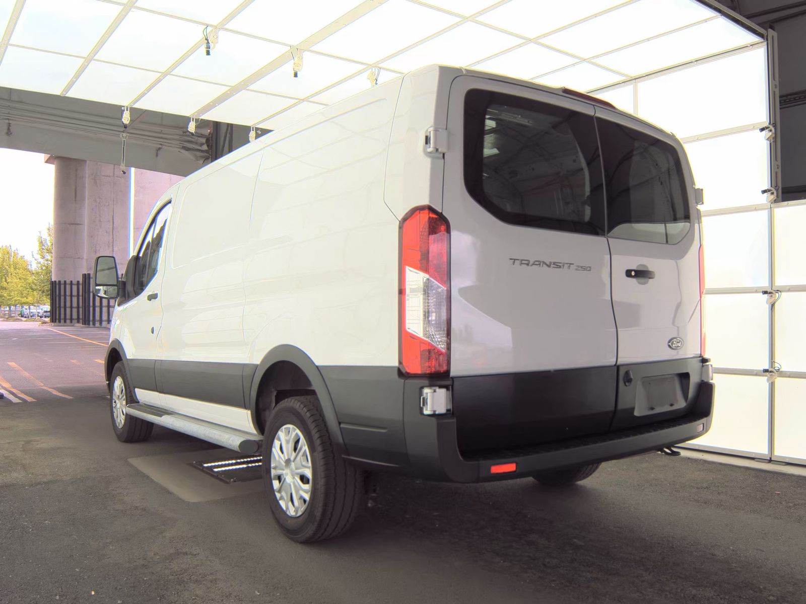 FORD TRANSIT 250 - 9