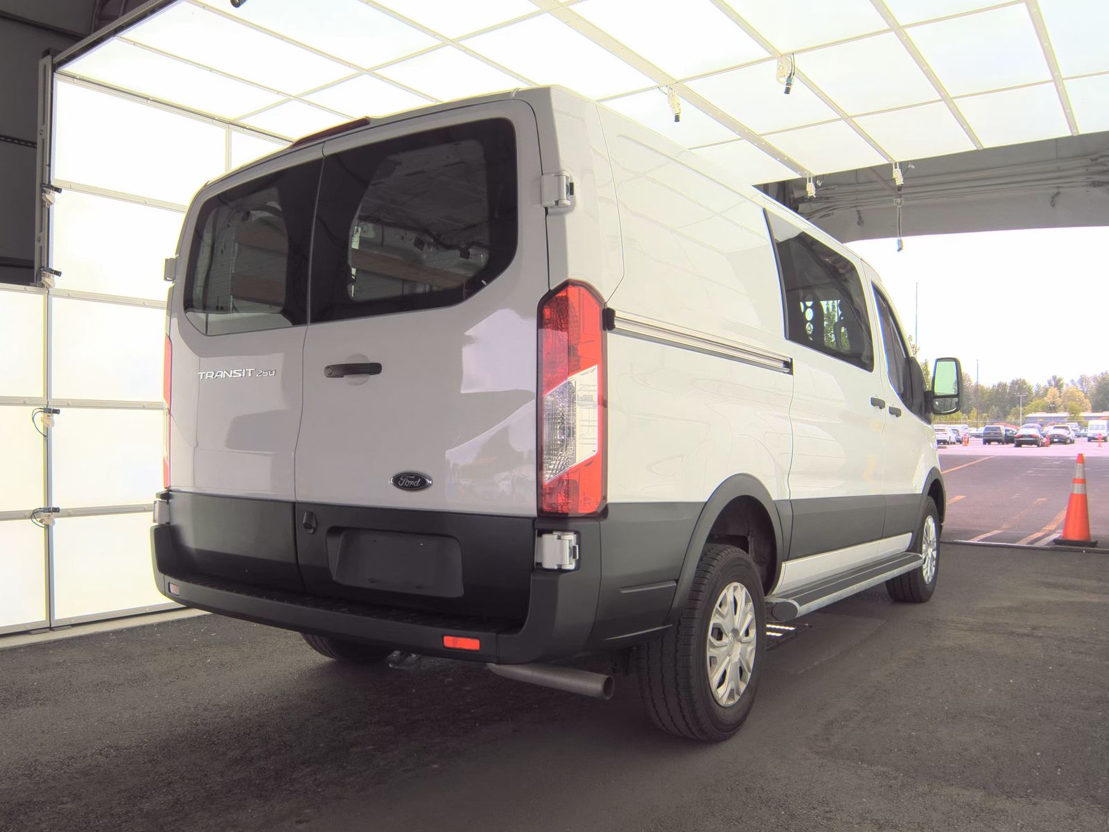 FORD TRANSIT 250 - 6