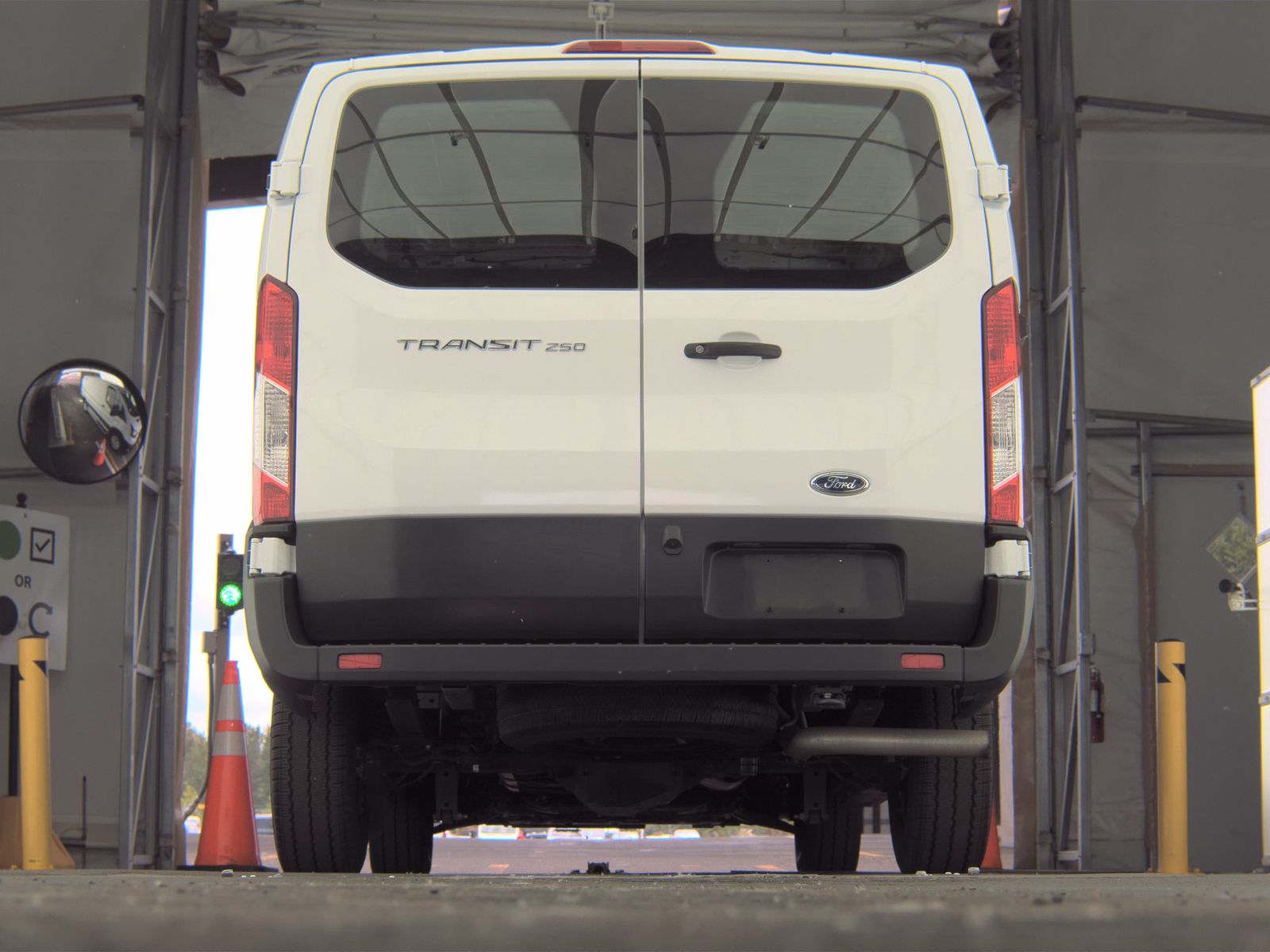FORD TRANSIT 250 - 8